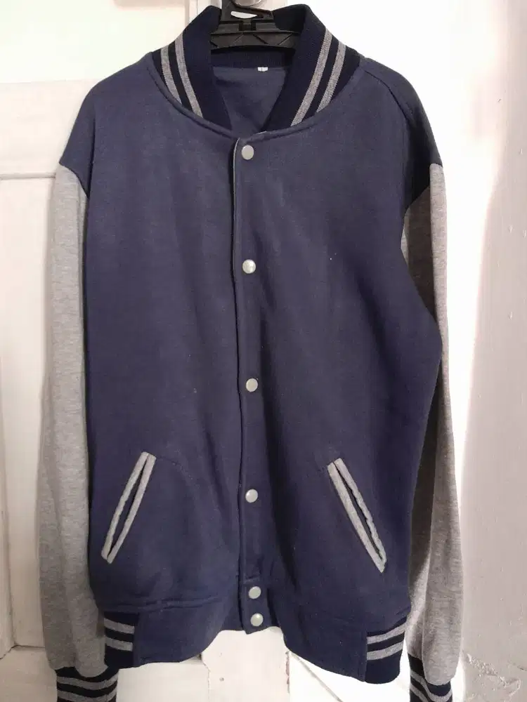 jaket murah warna navy (PRELOVED) nego tipis