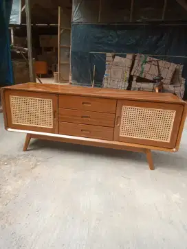 Bofet TV model rotan