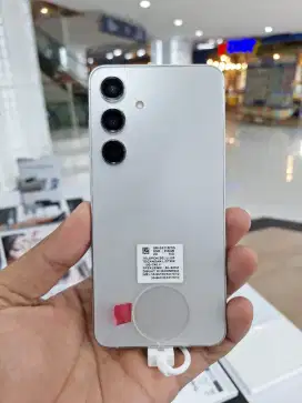 Samsung S24 8+8/256