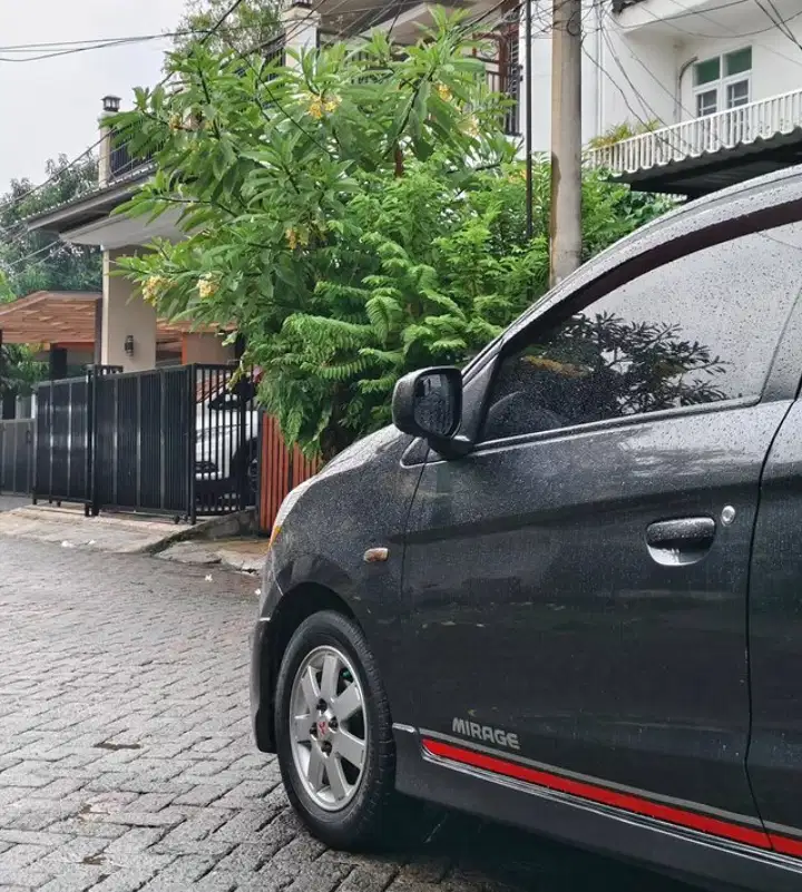 Mitsubishi Mirage 2013 Bensin