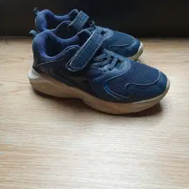 SEPATU ANAK DIADORA SIZE 35 WARNA BIRU