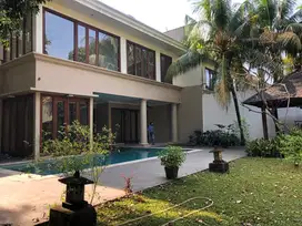 Cozy Tropical Compound House In Kemang