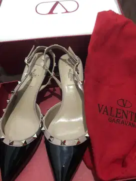 Preloved, Sepatu Valentino Garavani