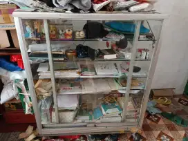 ETALASE KACA BAGUS MURAH NEH NEGO SAMPE JADI AJA