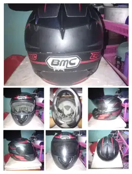 HELM BMC warna merah hitam doff