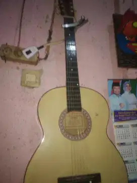 GUITAR YAMAHA G-325