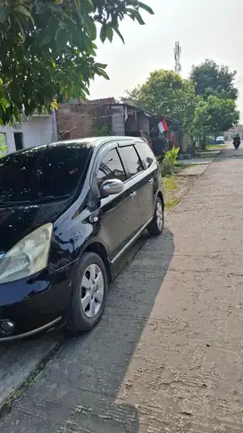 Nissan Grand livina 2010 Bensin