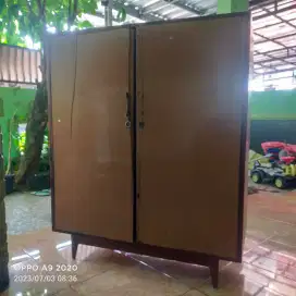Lemari pakaian baju jengki unik kuat berat jati tua ukuran 120x100