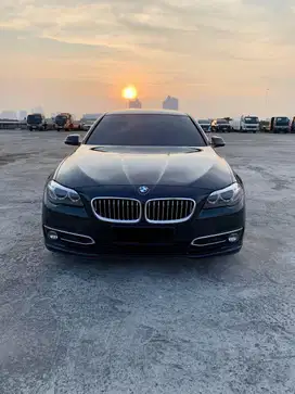 BMW 520i CKD AT 2016 Hitam Metalik