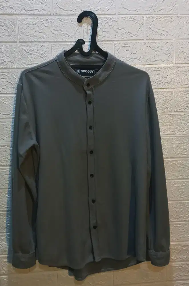 Kemeja original broguy abu abu size L