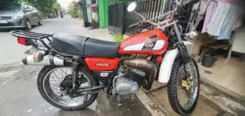 Yamaha DT 100 (trail klasik)