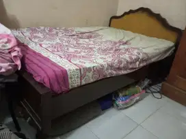 Ranjang Tempat Tidur Kayu