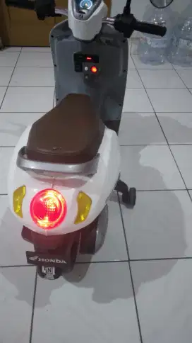 Motor aki anak ukuran besar