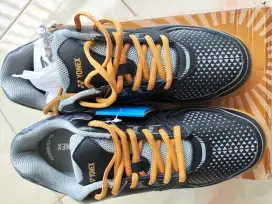 Sepatu Badminton Yonex Tokyo 4