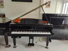 Baby Grand Piano Yamaha GB1K Hitam Disclavier