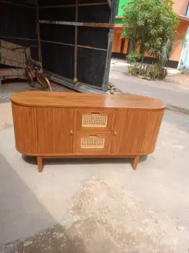 Bofet TV model salor