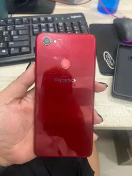 OPPO F7 RAM 4 GB 64 GB LECET PEMAKAIAN