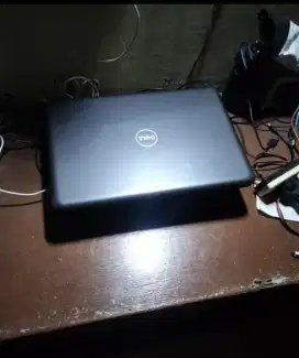 Dell 3380 core i5, RAM 8/256 SSD,13 inc