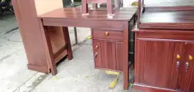 Meja kantor serbaguna