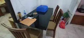 Meja Meeting Kaca Tempered