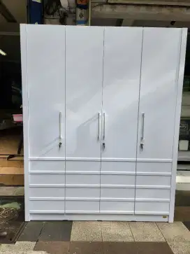Lemari pakaian 4pintu white glossy