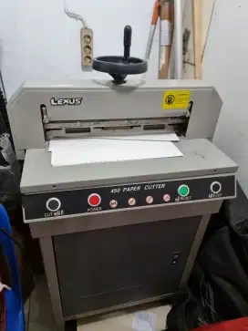 MESIN PEMOTONG KERTAS/PAPER CUTTER