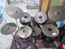 Dijual cepat 1 set drum pearl