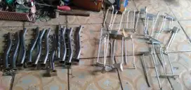 Slhkn plh slh 1 paket dr besi gantungan khusus mgkn ada yg perliu kali