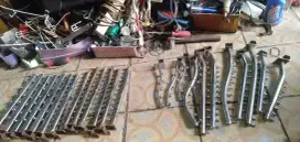 Slhkn plh slh 1 paket dr gantungan besi khusus se lg ada cpt murah sj
