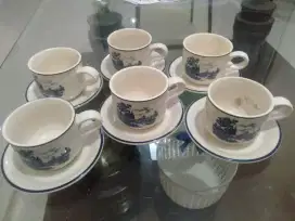 Set cangkir koleksi nenek