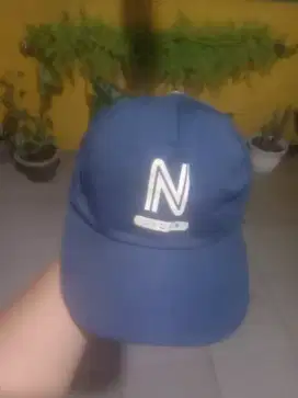 Topi buat cewek/cowok kondisi masih Bagus siap digunakan