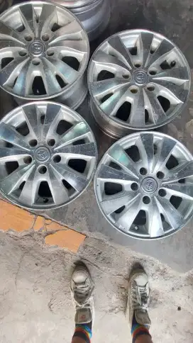 Velg oem kijang inova