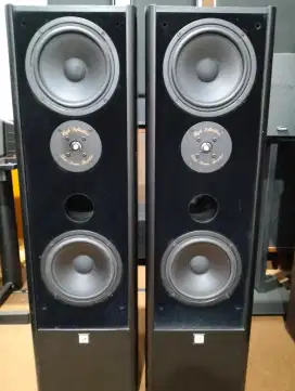 Speaker Floorstand merk Heco model Cantata 550