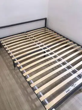 Rangka Ranjang Grimsbu 99% baru 160x200