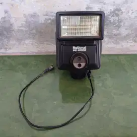 Lampu Kamera SLR NATIONAL PE-2556 (Bekas)