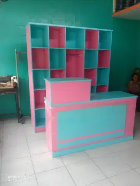 Rak laundry dan meja kasir warna kombinasi pink&biru