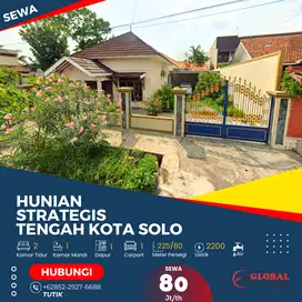 Rumah Strategis Tengah Kota Solo