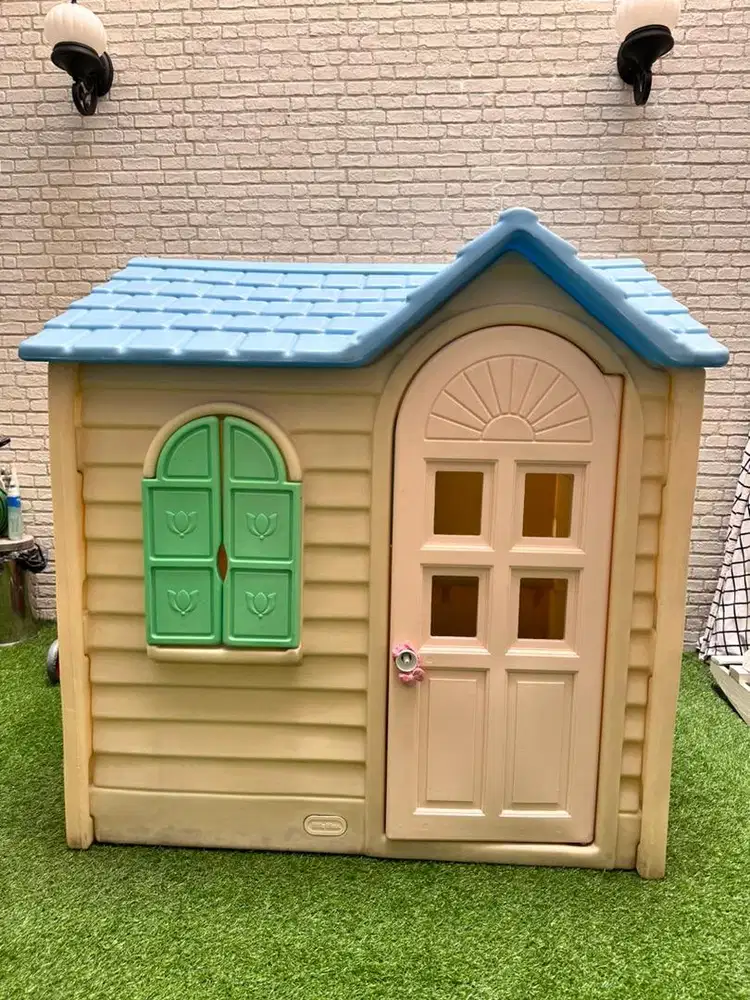 Rumah rumahan Little Tikes Playhouse