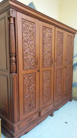 Jepara - Dijual lemari 4 pintu