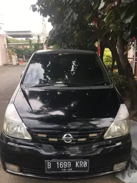 Mobil Nissan Serena (Second)