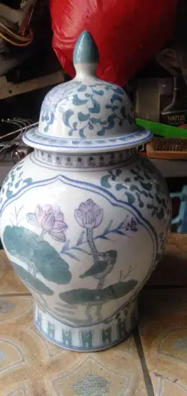 Cocok taruh di sudut rumah sebh guci lawas unikskl cpt dpt uk 23x33cm