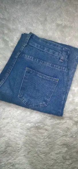 Celana jeans lurus size s