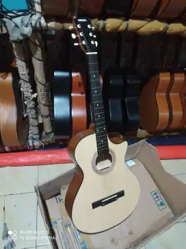 Gitar akustik untuk pemula baru bukan bekas