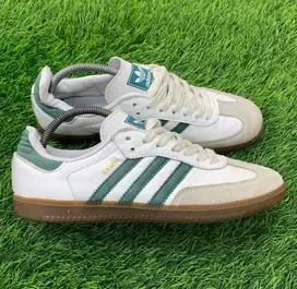 ADIDAS SAMBA CLASSIC SIZE 40 2/3