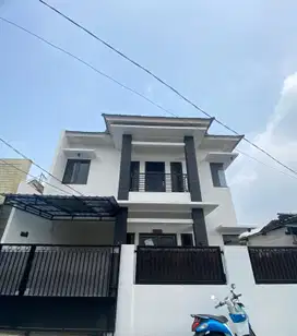 Disewakan Rumah 2 lantai Gandaria Selatan Jakarta