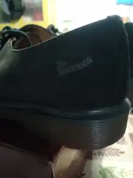 Di jual sepatu merk Dr.Martens size 8 msh bagus kondisi 85%