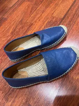Gucci slip on blue