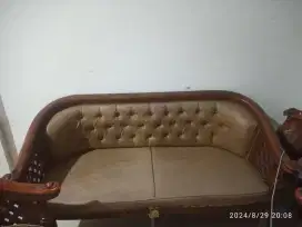 Kursi sofa ruang tamu