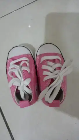 Sepatu Ori merek Converse utk baby usia 8 sd 12 bulan