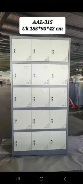 Loker besi 15 pintu